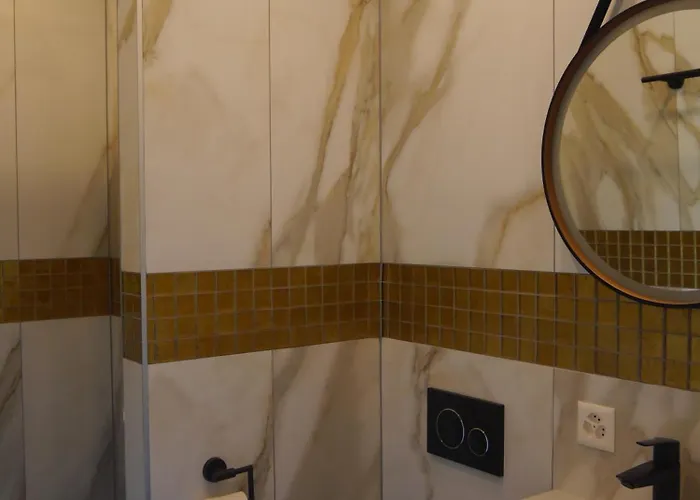 Апартаменты Chateau De Marnand *